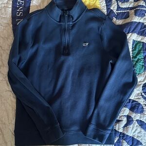 Vineyard Vines Quarter-Zip Sweater with Whale Logo. Navy blue. Size boys medium